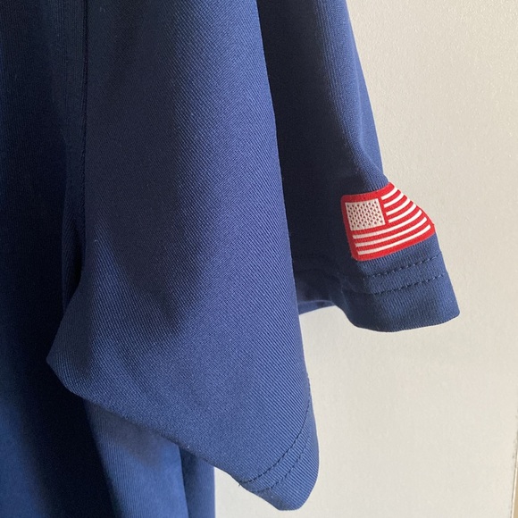 Navy blue under armor collared shirt - Picture 2 of 8